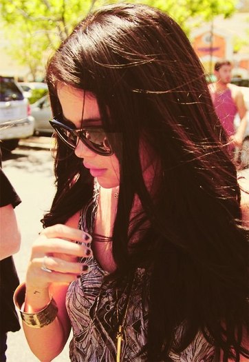 tumblr_m5cfh2EeVw1r2671ko1_500 - 0Selena-Marie-Gomez-Tumblr