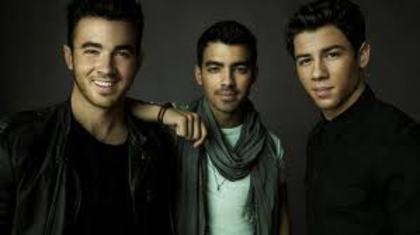021 - Jonas Brothers