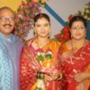 37124-archana-with-her-aayi-and-baba - Suflete Pereche