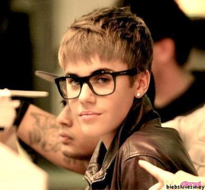 Am venit pt k vroiam s aflu dc estia sa ciudata la scoala!