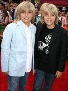 NAHQUJEZSQRJSLBXUQA - Zak si Cody ce viata mai este