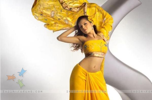Drashti Dhami (61) - Votati cel mai frumos sari