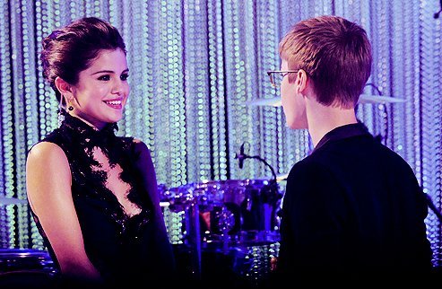 Jh: Tu du-te si cumpara-ti o cafea si relaxeazate k stau eu cu copii :x