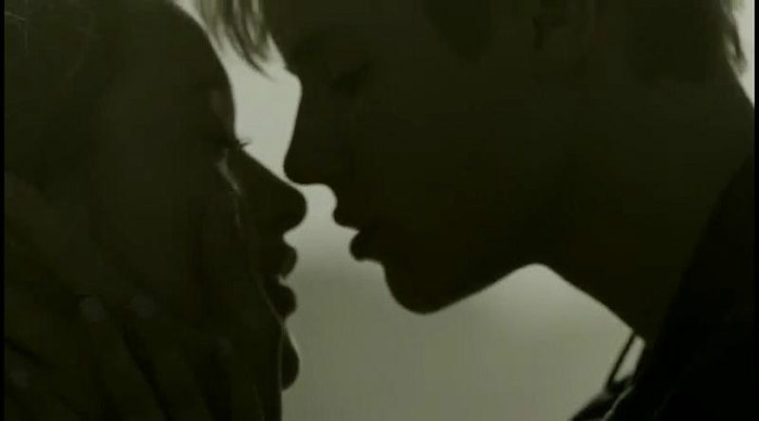 L: Josh nu...:o3:o3 J: shhh....