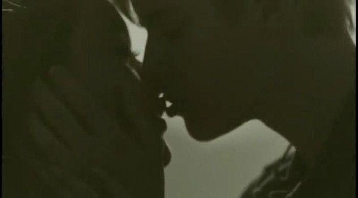 Jh: TE ADOR PE TINE!