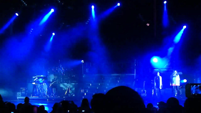 Entrance and All Night Long- Demi Lovato 00643 Entrance and All Night Long- Demi Lovato 00643