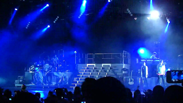 Entrance and All Night Long- Demi Lovato 00695 Entrance and All Night Long- Demi Lovato 00695
