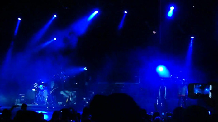 Entrance and All Night Long- Demi Lovato 00752 Entrance and All Night Long- Demi Lovato 00752