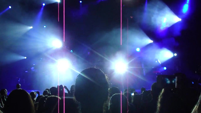 Entrance and All Night Long- Demi Lovato 02103 Entrance and All Night Long- Demi Lovato 02103