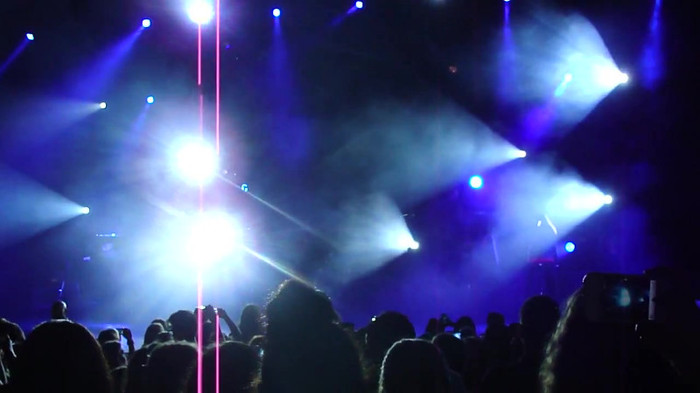 Entrance and All Night Long- Demi Lovato 02154 Entrance and All Night Long- Demi Lovato 02154