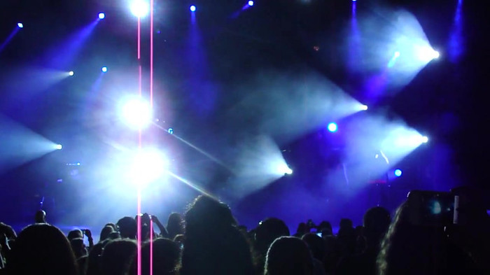 Entrance and All Night Long- Demi Lovato 02155 Entrance and All Night Long- Demi Lovato 02155