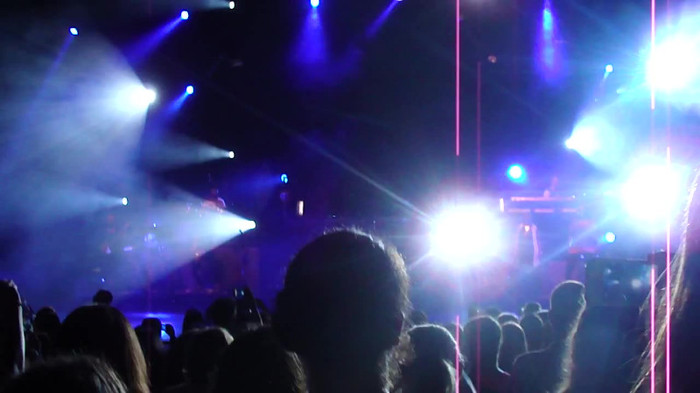 Entrance and All Night Long- Demi Lovato 02566