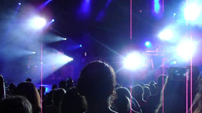 Entrance and All Night Long- Demi Lovato 02586 Entrance and All Night Long- Demi Lovato 02586