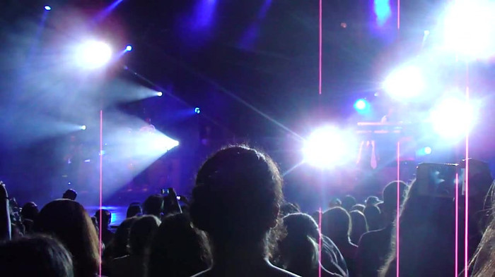 Entrance and All Night Long- Demi Lovato 02598 Entrance and All Night Long- Demi Lovato 02598