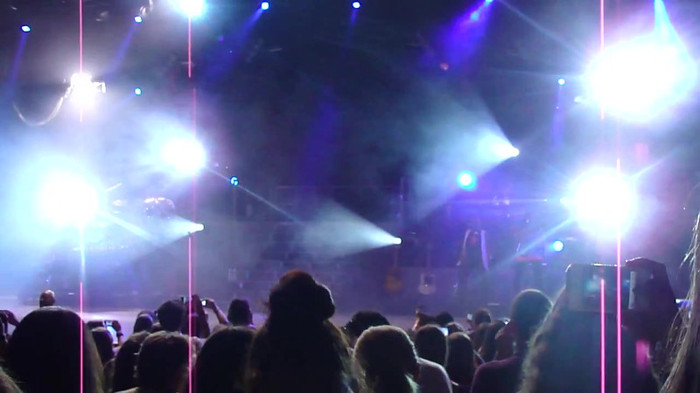 Entrance and All Night Long- Demi Lovato 02292 Entrance and All Night Long- Demi Lovato 02292