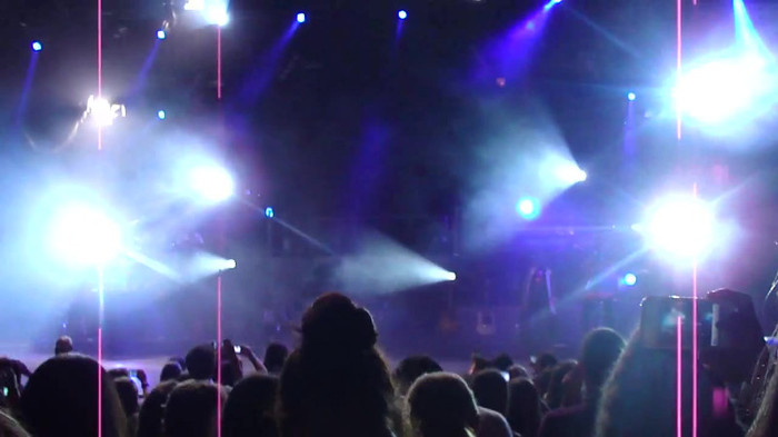 Entrance and All Night Long- Demi Lovato 02302 Entrance and All Night Long- Demi Lovato 02302