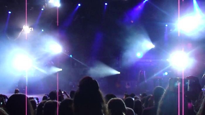 Entrance and All Night Long- Demi Lovato 02304 Entrance and All Night Long- Demi Lovato 02304