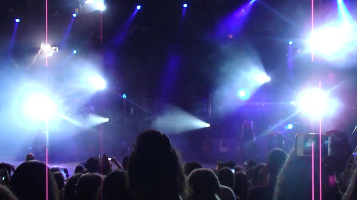 Entrance and All Night Long- Demi Lovato 02307 Entrance and All Night Long- Demi Lovato 02307