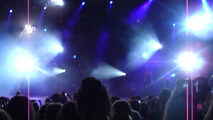 Entrance and All Night Long- Demi Lovato 02309 Entrance and All Night Long- Demi Lovato 02309