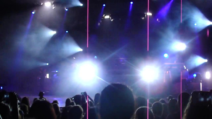 Entrance and All Night Long- Demi Lovato 02723