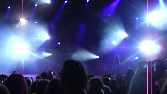 Entrance and All Night Long- Demi Lovato 02312 Entrance and All Night Long- Demi Lovato 02312