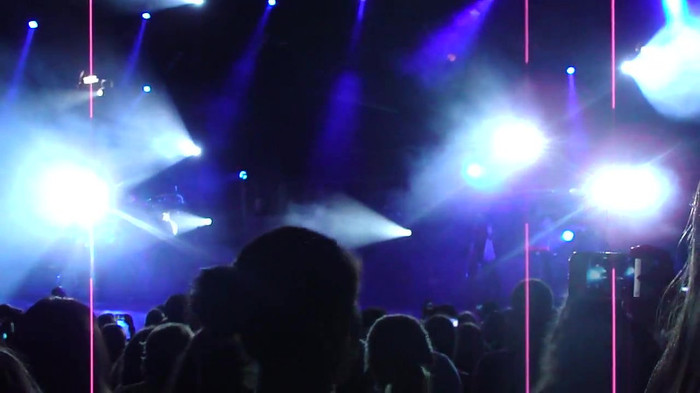 Entrance and All Night Long- Demi Lovato 02334 Entrance and All Night Long- Demi Lovato 02334