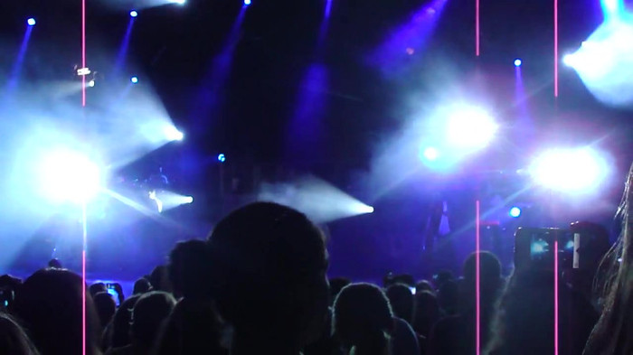 Entrance and All Night Long- Demi Lovato 02337 Entrance and All Night Long- Demi Lovato 02337