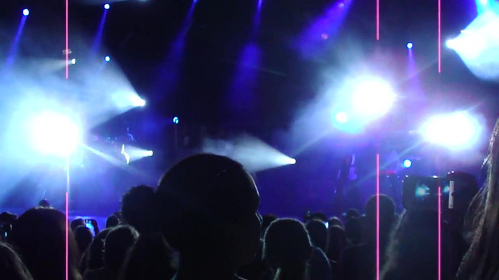 Entrance and All Night Long- Demi Lovato 02342 Entrance and All Night Long- Demi Lovato 02342