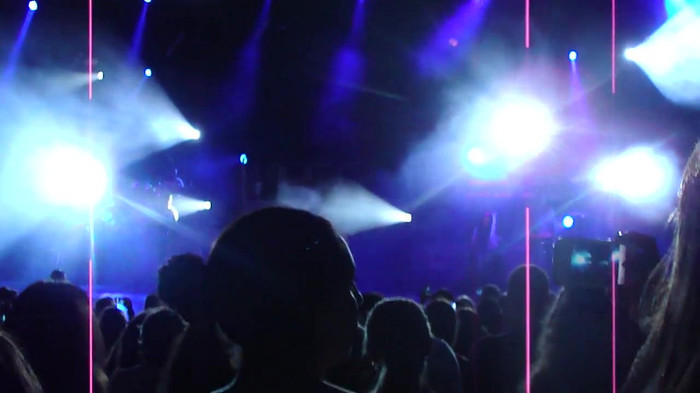 Entrance and All Night Long- Demi Lovato 02351 Entrance and All Night Long- Demi Lovato 02351