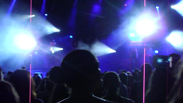 Entrance and All Night Long- Demi Lovato 02370 Entrance and All Night Long- Demi Lovato 02370