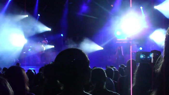 Entrance and All Night Long- Demi Lovato 02385 Entrance and All Night Long- Demi Lovato 02385