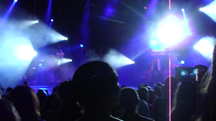 Entrance and All Night Long- Demi Lovato 02390 Entrance and All Night Long- Demi Lovato 02390