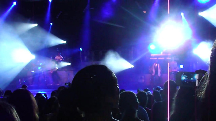 Entrance and All Night Long- Demi Lovato 02407