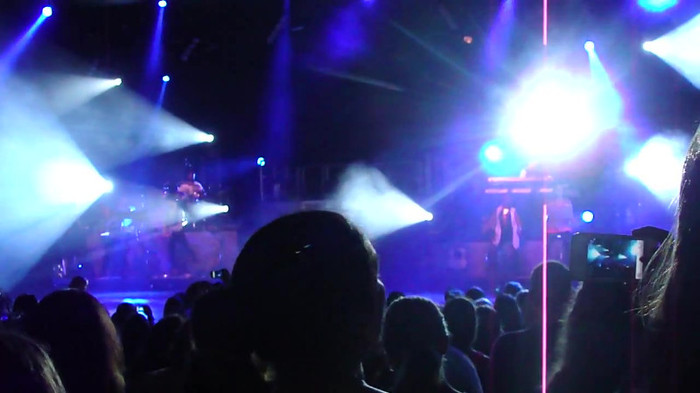 Entrance and All Night Long- Demi Lovato 02410 Entrance and All Night Long- Demi Lovato 02410