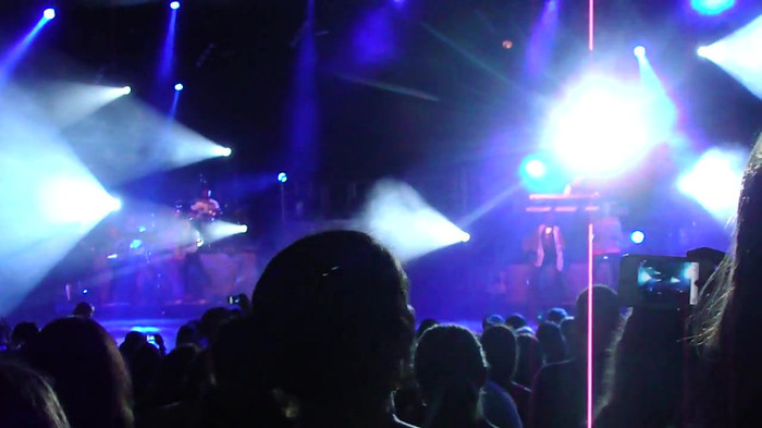 Entrance and All Night Long- Demi Lovato 02412 Entrance and All Night Long- Demi Lovato 02412
