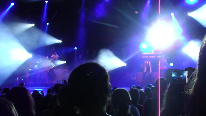 Entrance and All Night Long- Demi Lovato 02414 Entrance and All Night Long- Demi Lovato 02414