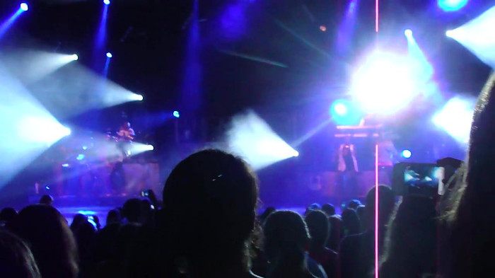Entrance and All Night Long- Demi Lovato 02421 Entrance and All Night Long- Demi Lovato 02421