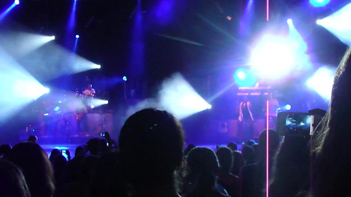 Entrance and All Night Long- Demi Lovato 02429 Entrance and All Night Long- Demi Lovato 02429