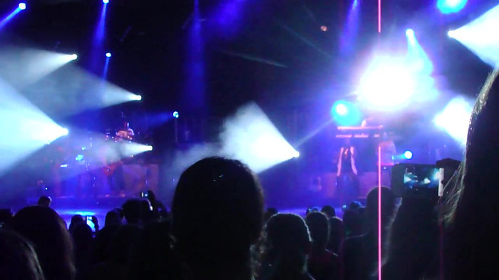 Entrance and All Night Long- Demi Lovato 02436 Entrance and All Night Long- Demi Lovato 02436