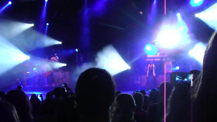 Entrance and All Night Long- Demi Lovato 02439 Entrance and All Night Long- Demi Lovato 02439
