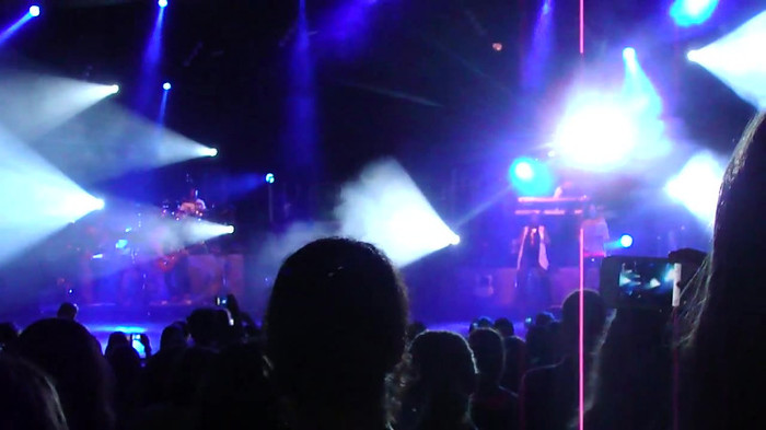 Entrance and All Night Long- Demi Lovato 02440 Entrance and All Night Long- Demi Lovato 02440