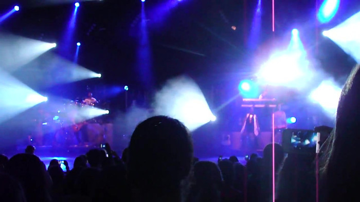 Entrance and All Night Long- Demi Lovato 02457 Entrance and All Night Long- Demi Lovato 02457