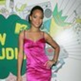 rihanna-137335l-thumbnail_gallery - rihanna
