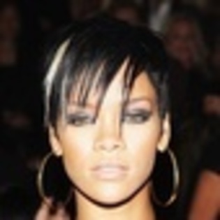 rihanna-358721l-thumbnail_gallery - rihanna