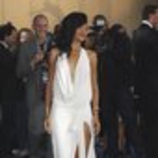 rihanna-657126l-thumbnail_gallery
