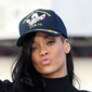 rihanna-659510l-thumbnail_gallery - rihanna