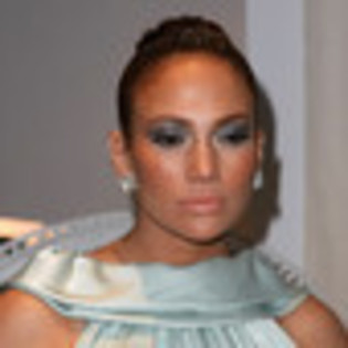 jennifer-lopez-546003l-thumbnail_gallery