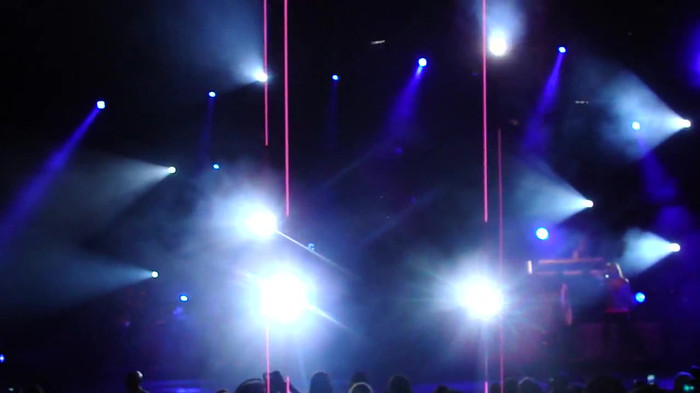 Entrance and All Night Long- Demi Lovato 02779