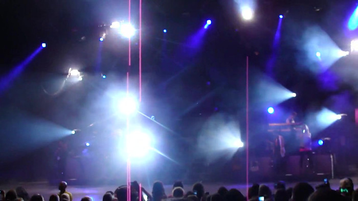 Entrance and All Night Long- Demi Lovato 02805