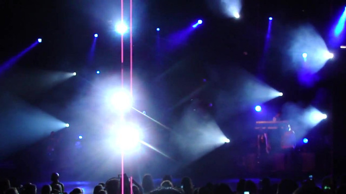 Entrance and All Night Long- Demi Lovato 02832
